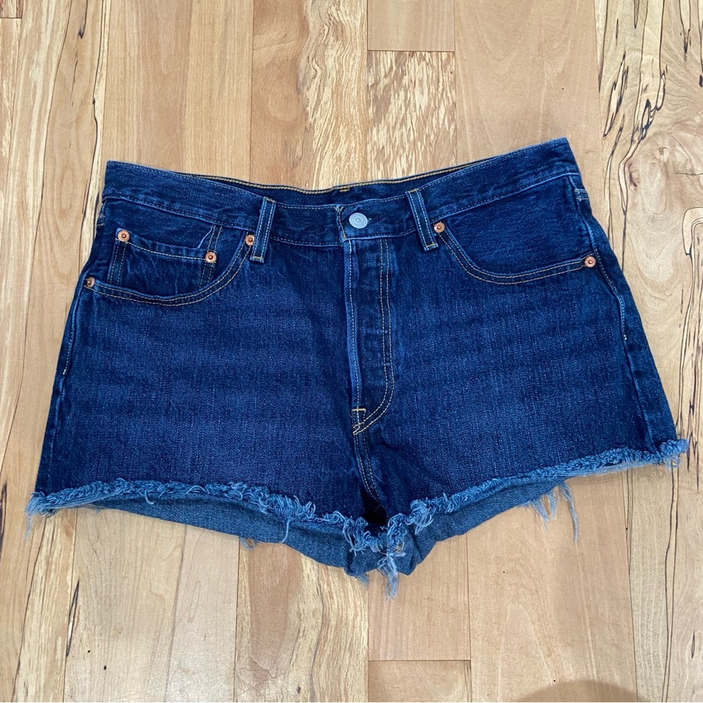 Levis 501 cut off jean shorts, Dark Denim